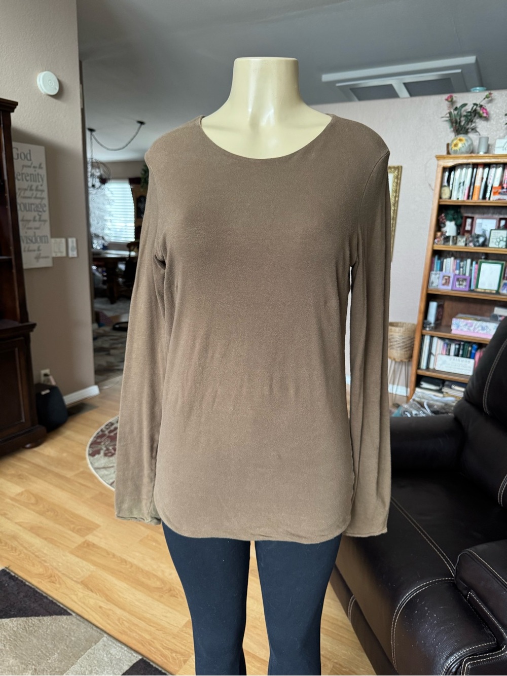 Peruvian Connection brown long sleeve scoop neck lightweight sweater-size L